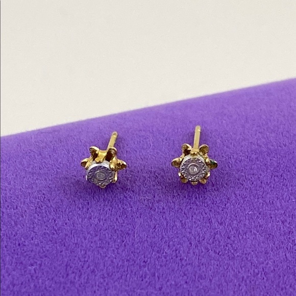 💛 Vintage Gold Plated Diamond Chip Stud Earrings - Picture 1 of 3